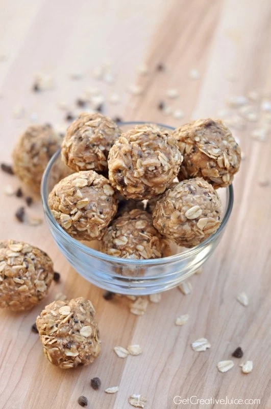 8 Energy Bites to Cure those Mid-Day Cravings