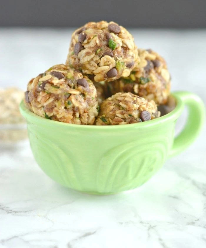 8 Energy Bites to Cure those Mid-Day Cravings