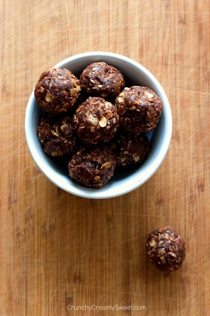 8 Energy Bites to Cure those Mid-Day Cravings