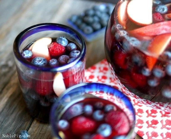 Lazy Hostess Guide to an Epic 4th of July Party