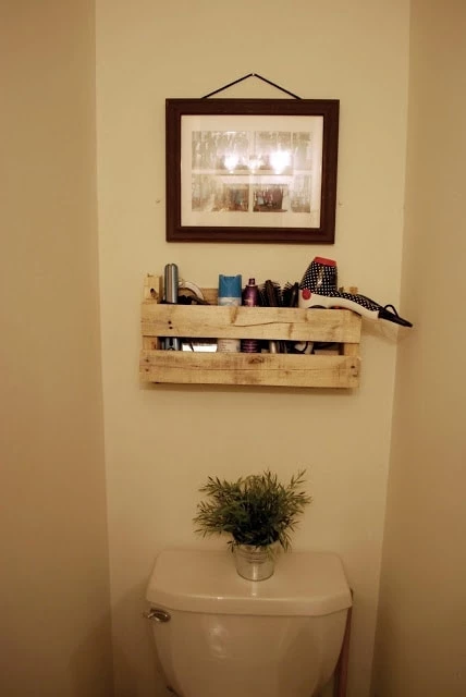 14 Awesome Bathroom DIYs - Build a Pallet Shelf