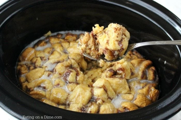 20 Slow Cooker Recipes - Cinnamon Roll Casserole