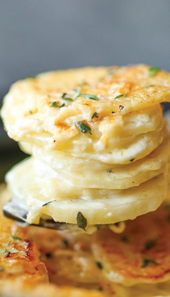 20 Slow Cooker Recipes - Slow Cooker Cheesy Scalloped Potatoes