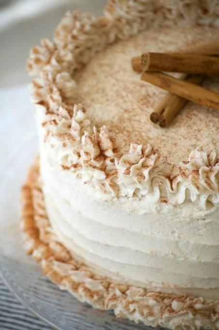 35 Cake Recipes - Cinnamon Roll Layer Cake