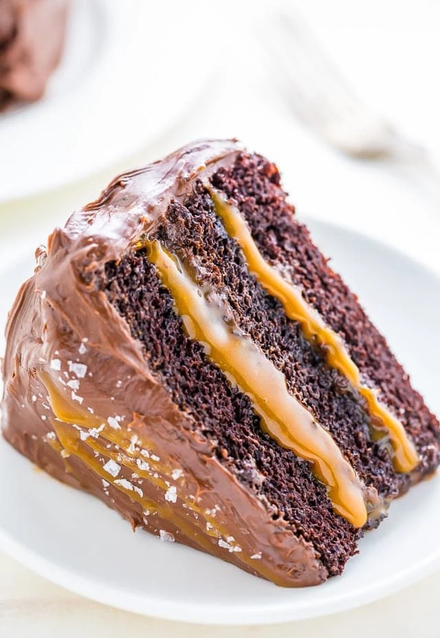 35 Cake Recipes - Salted Caramel Chocolate Cake