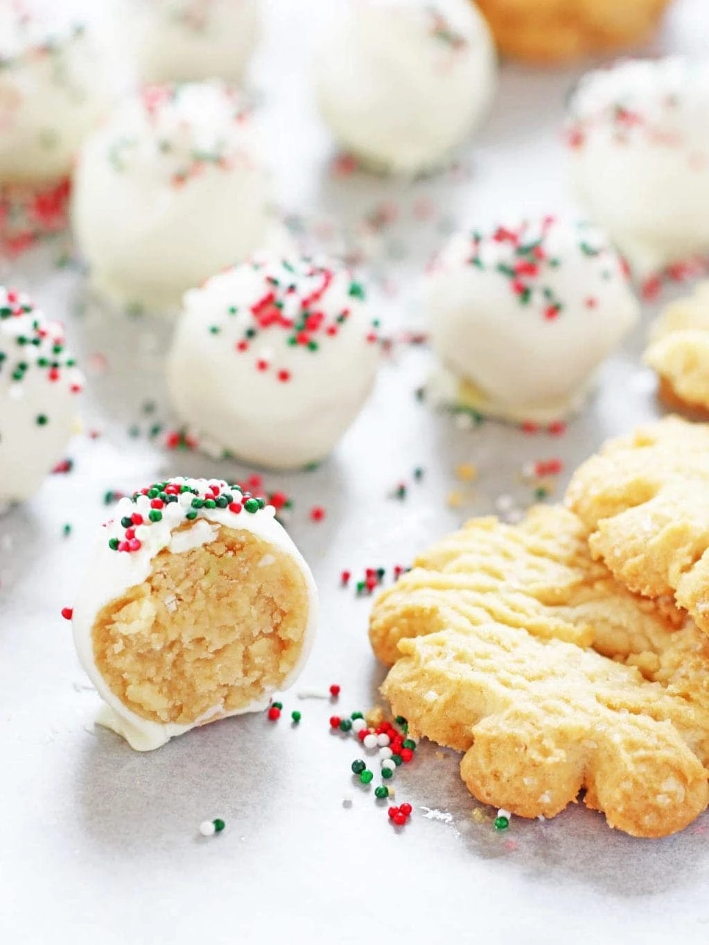 20 Festive Christmas Desserts - Christmas Sugar Cookie Truffles