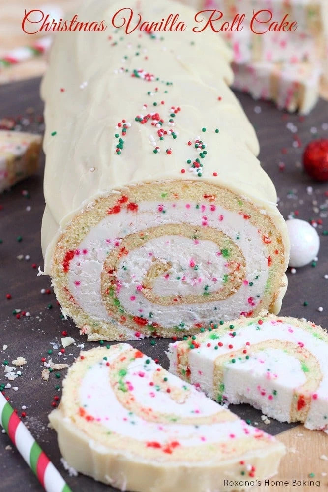 20 Festive Christmas Desserts - Christmas Vanilla Roll Cake