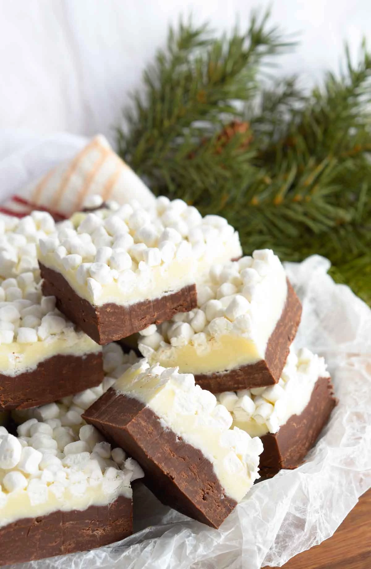20 Festive Christmas Desserts - Hot Chocolate Fudge