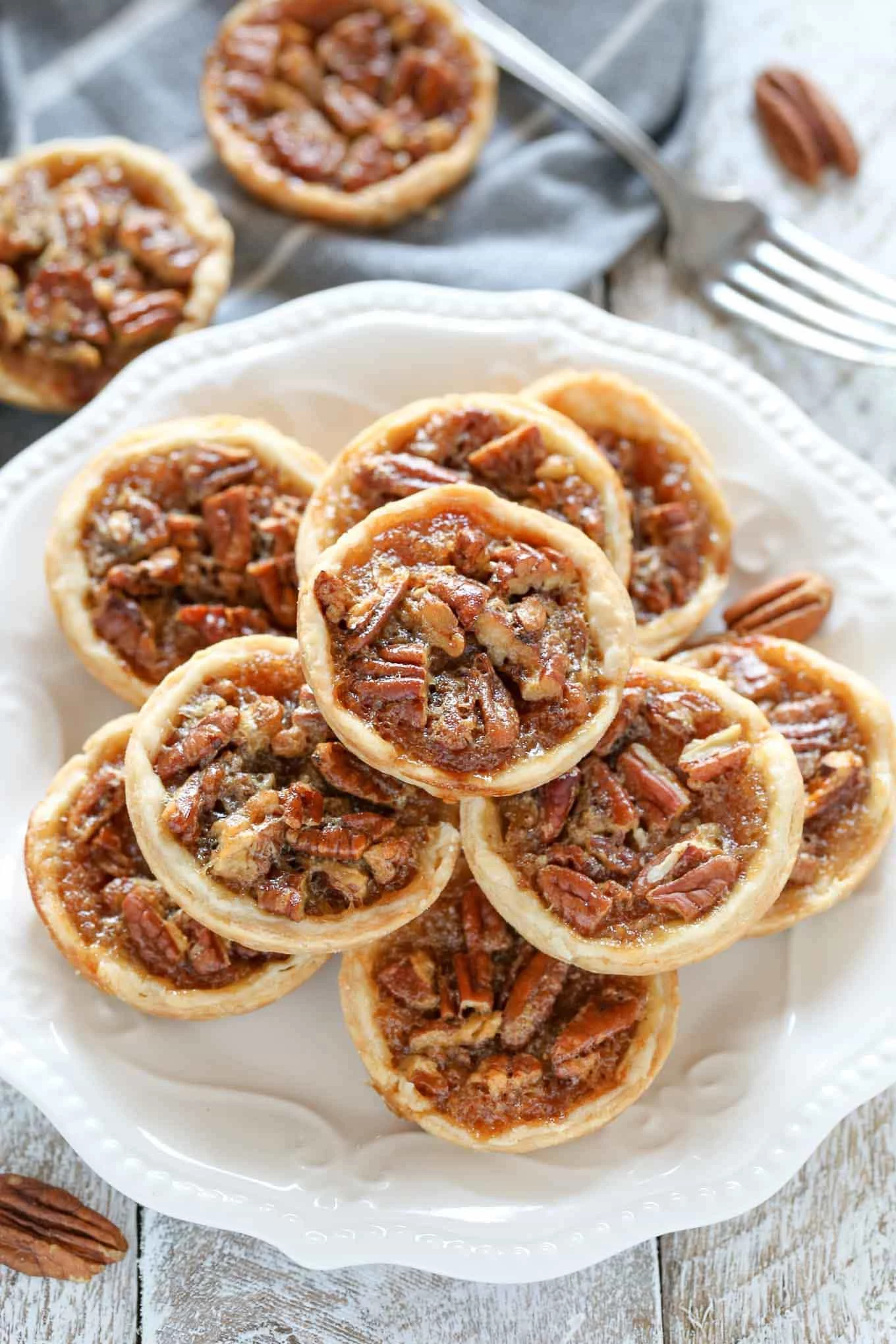 Delicious Thanksgiving Desserts - Mini Pecan Pies