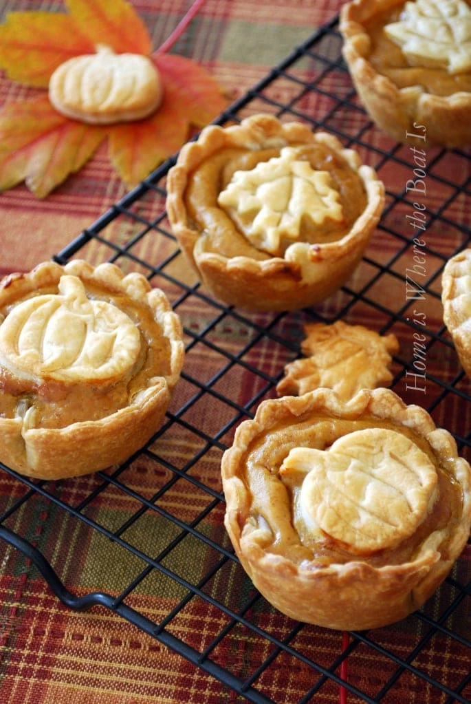 Delicious Thanksgiving Desserts - Mini Pumpkin Pies