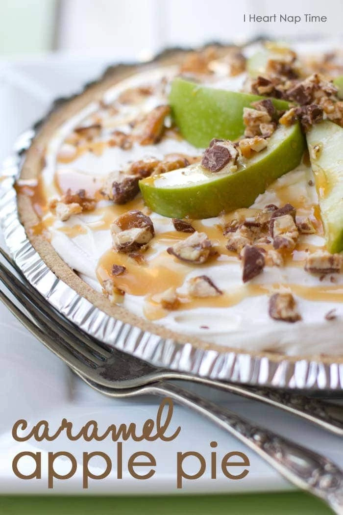 Delicious Thanksgiving Desserts - Snicker Caramel Apple Pie