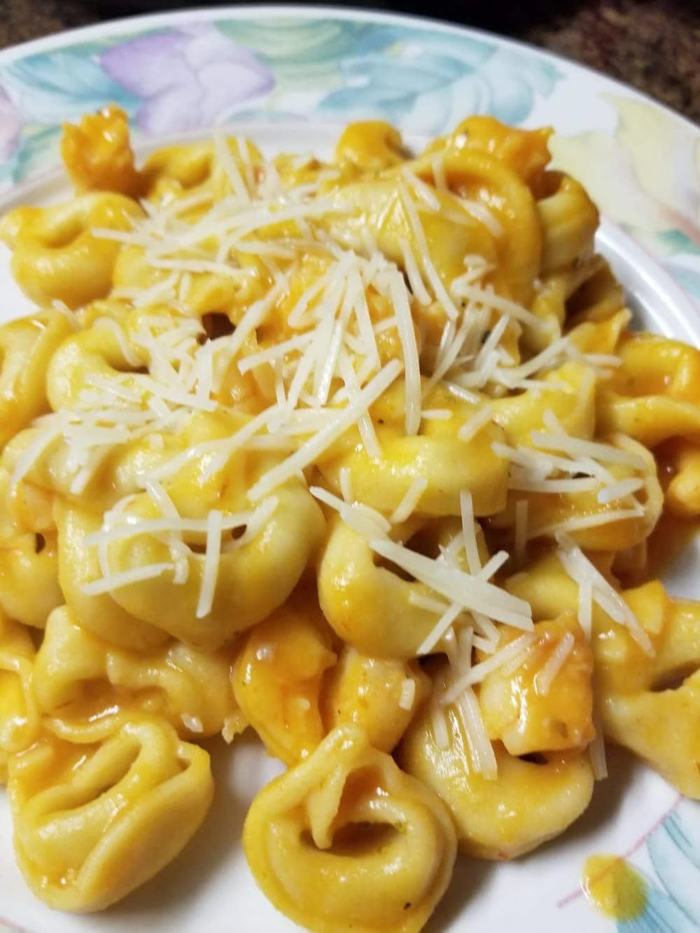 Shrimp and Tortellini with Butternut Squash Sauce - Delicious and fast dinner