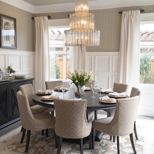 Inviting Dining Room - Use A Round Table