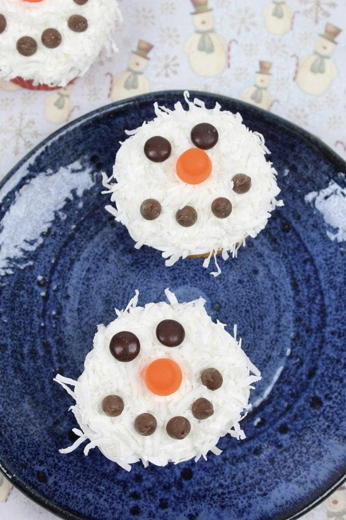 Winter Crafts For Toddlers - Snowman Cupcakes