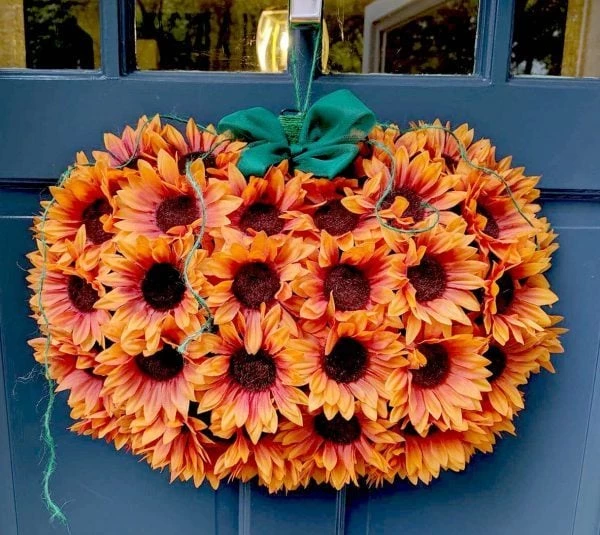Make A Pumpkin Out Of Sunflowers