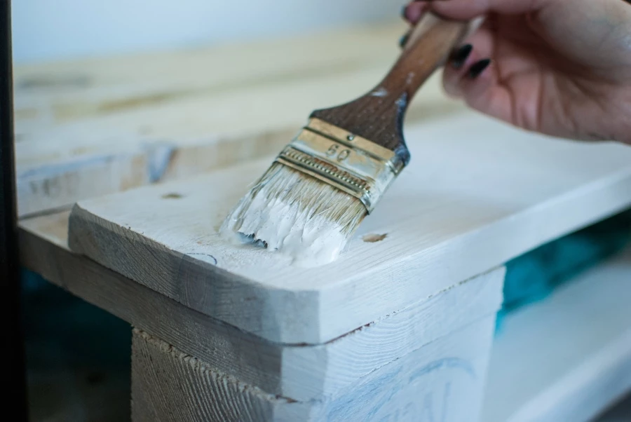 Painting old furniture white