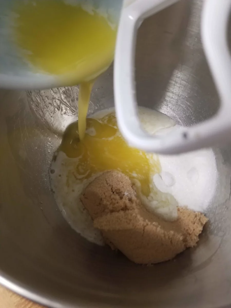 2 - Mix sugars with wet ingredients