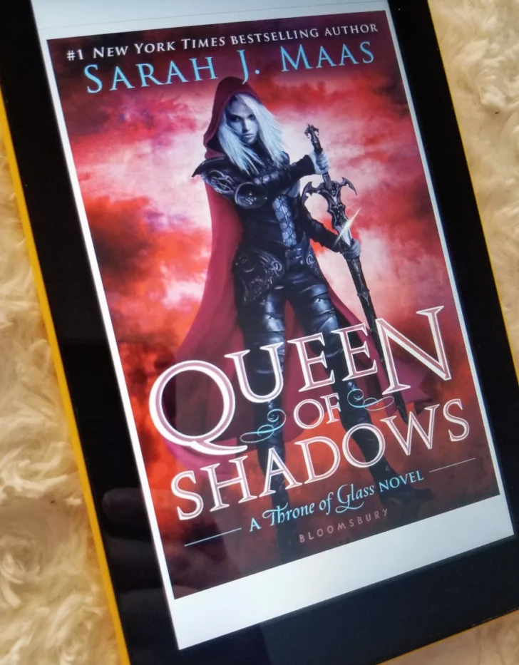 TOG4 - Queen of Shadows Book Cover