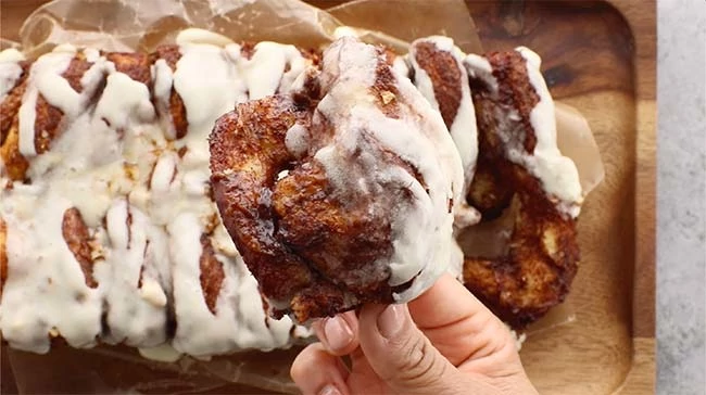 Cinnamon Roll Pull Apart Bread